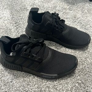 Black NMD adidas